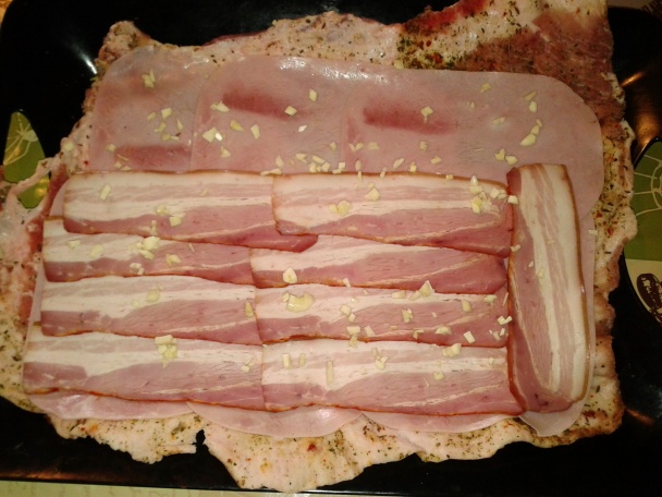 Rolka z bravčového boku plnená červenou kapustou (fotorecept) - obrázok 5