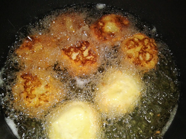 Zemiakové fašírky s kozím syrom a kyslou smotanou (fotorecept) - obrázok 7