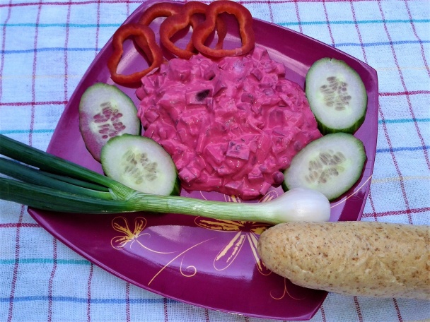 Šalát z kyslých sleďov, cvikle a uhoriek (fotorecept) - obrázok 5