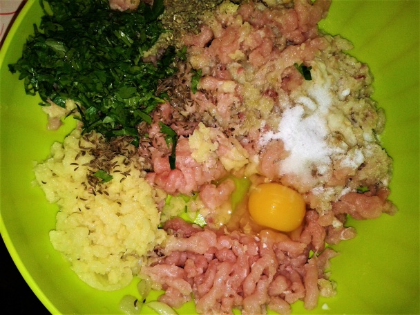 Dusené plnené zemiaky s paradajkovou šťavou (fotorecept) - obrázok 4