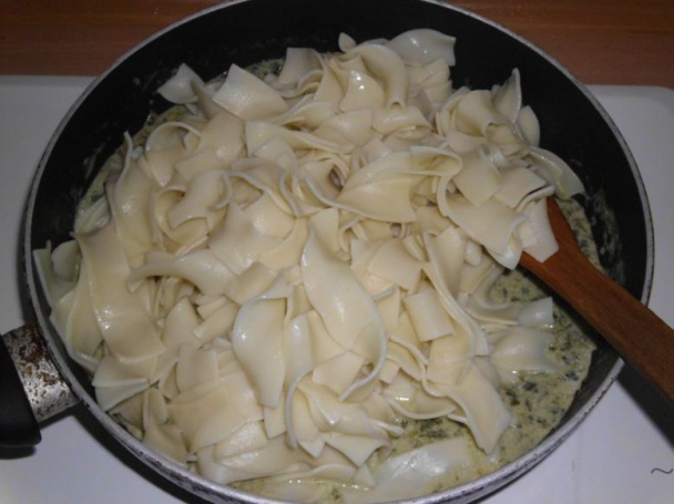 Cestoviny s omáčkou z lososa a špenátu (fotorecept) - obrázok 5