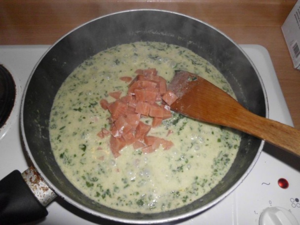 Cestoviny s omáčkou z lososa a špenátu (fotorecept) - obrázok 4