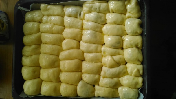 Kysnuté pečené buchty - obrázok 4