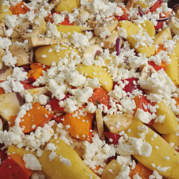 Pečené zemiaky so zeleninou, šampiňónmi a syrom - obrázok 4