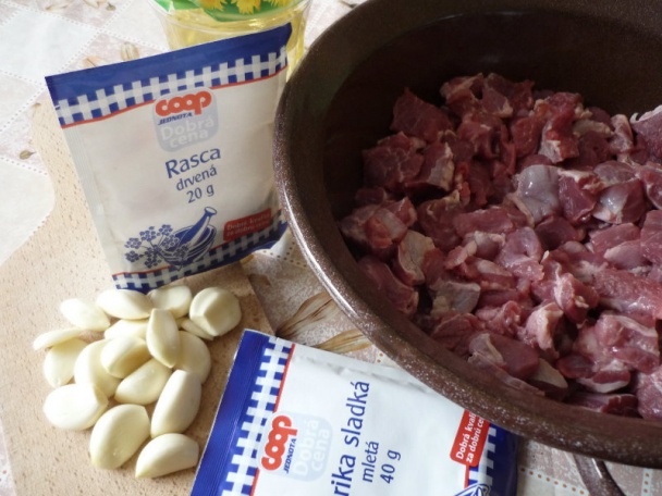 Kotlíkový baraní guláš (fotopostup) - obrázok 1