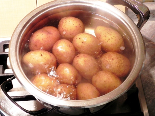 Zelerovo-zemiakový šalát - obrázok 1