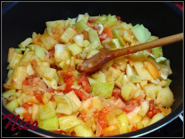 Lečo s vajcom a klobásou (fotorecept) - obrázok 3