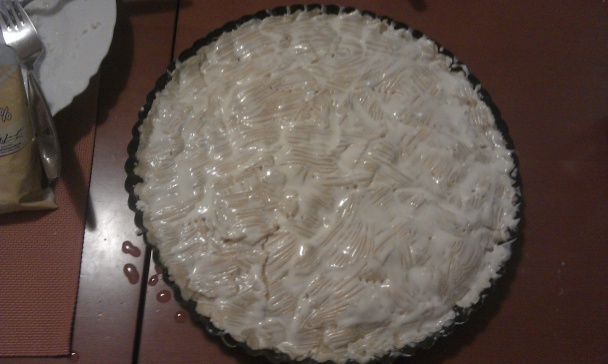 Krehký koláč v okrúhlej forme - obrázok 5