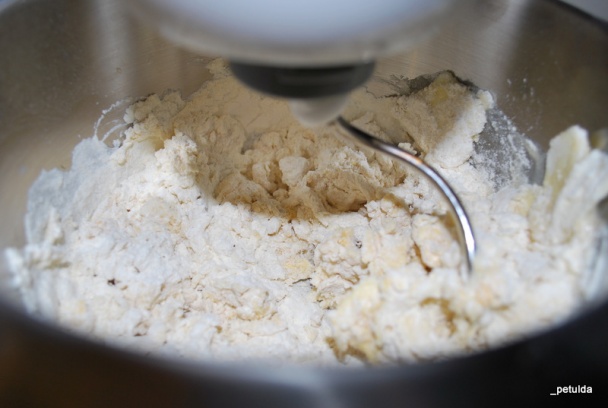 Ruža z kysnutého cesta so slivkovým lekvárom (fotorecept) - obrázok 1