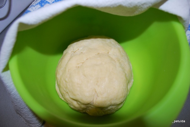 Ruža z kysnutého cesta so slivkovým lekvárom (fotorecept) - obrázok 3