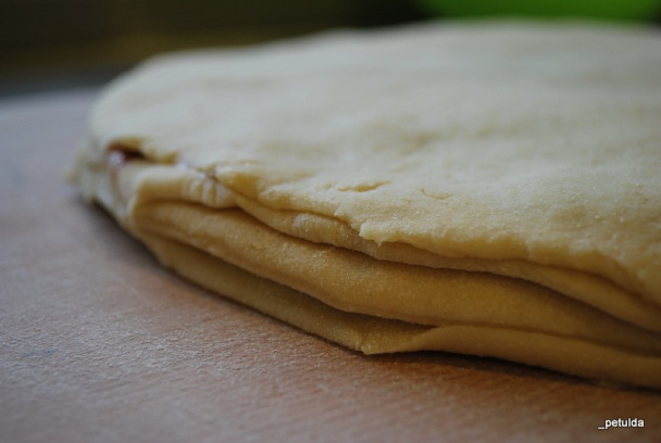 Ruža z kysnutého cesta so slivkovým lekvárom (fotorecept) - obrázok 6