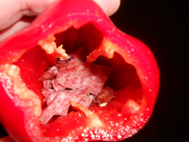 Plnené papriky so syrom a salámou (fotorecept) - obrázok 1