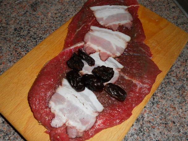 Hovädzie závitky so sušenými slivkami - obrázok 1