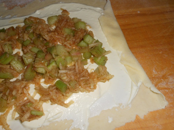 Štrúdľa s rebarborou, jablkami a tvarohom (fotorecept) - obrázok 5