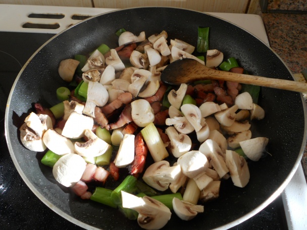 Myslivecké rezne s hubami a zemiakovými nočkami (fotorecept) - obrázok 4