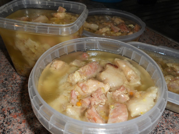 Bravčová konzerva z bôčika - obrázok 3