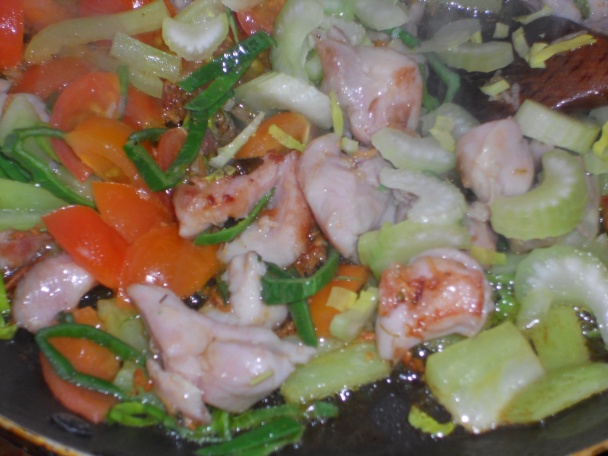 Pohánka so zeleninou a kuracím mäsom v majoráne (fotorecept) - obrázok 2