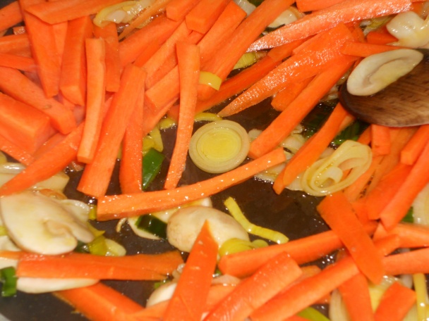 Sójové rezance s mrkvou a šampiňónmi - obrázok 2