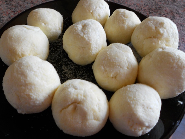 Tvarohové knedlíky so zmrzlinou - obrázok 3