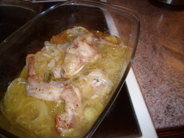 Králík po francouzsku na cibuli a bůčku (fotorecept) - obrázok 4