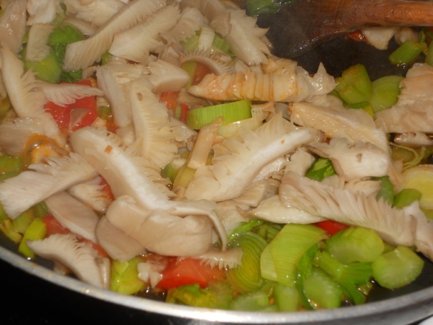 Špagety s hlívou a řapíkatým celerem - obrázok 1