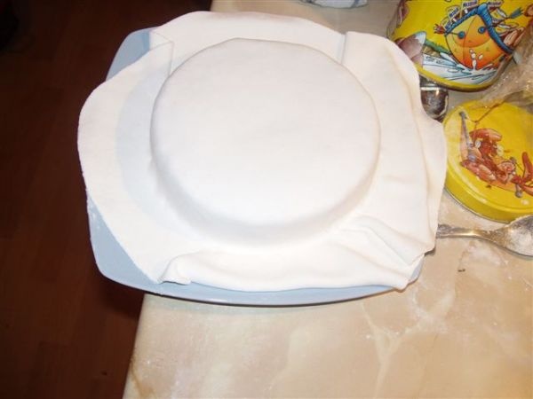 Postup na výrobu poťahovej hmoty z cukríkov (fotorecept) - obrázok 8