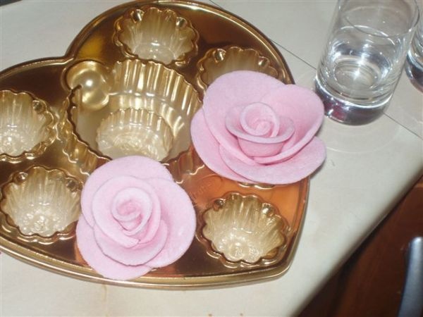 Postup na výrobu poťahovej hmoty z cukríkov (fotorecept) - obrázok 10