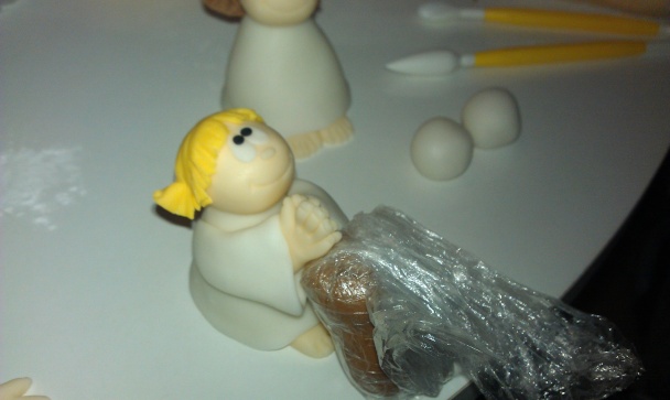 Vianočné anjeliky na tortu Snežítko (fotorecept) - obrázok 6