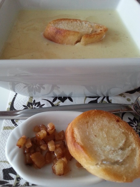 Cesnaková (klamaná) polievka alebo biela krémová tekvicová (bez múky, Solamylu a zemiakov) - obrázok 1