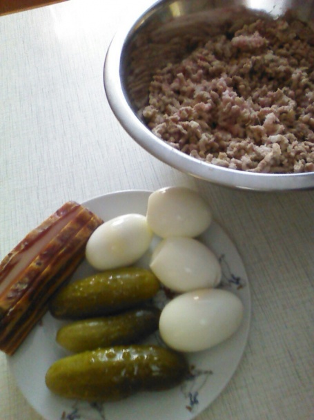 Plnená fašírka a zemiakovo-mrkvové pyré - obrázok 1