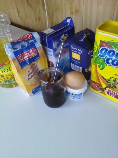 Zasnežený hrnčekový koláč - obrázok 1