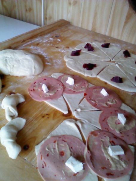 Plnené salámové rožky (fotorecept) - obrázok 4