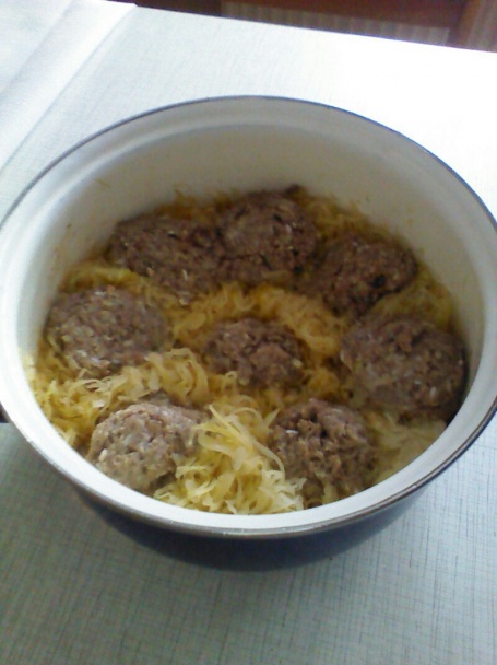 Mäsové guľky v kyslej kapuste  - obrázok 1