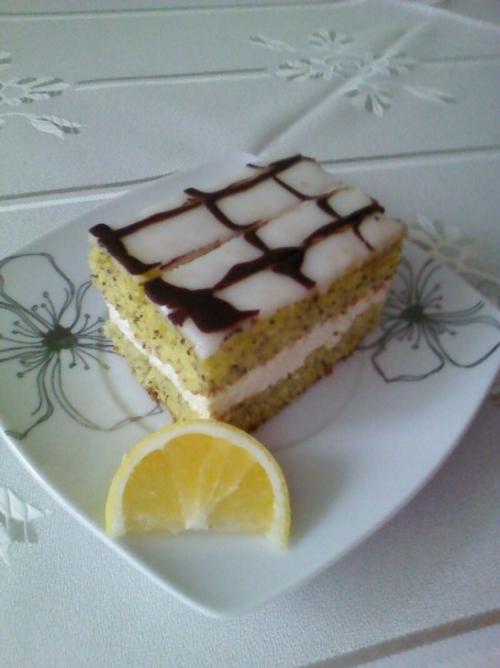 Makovo-tvarohové rezy s citrónovou polevou - obrázok 3