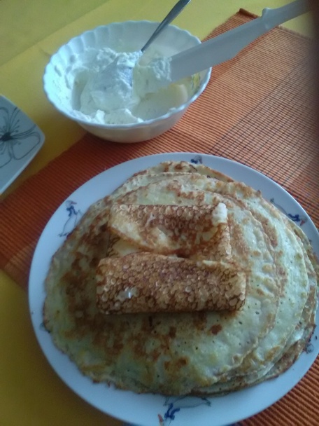 Palacinky plnené tvarohovou plnkou a ovocím (fotorecept) - obrázok 4