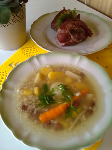 Krúpová polievka z údeného bravčového kolena - obrázok 3