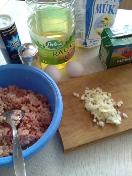 Mäsové guľky so špagetami - obrázok 1