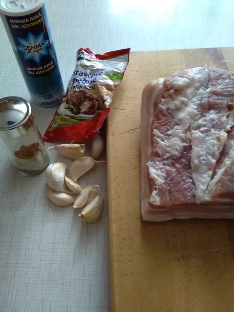 Pečený bravčový bôčik s kôprovou omáčkou (fotorecept) - obrázok 1