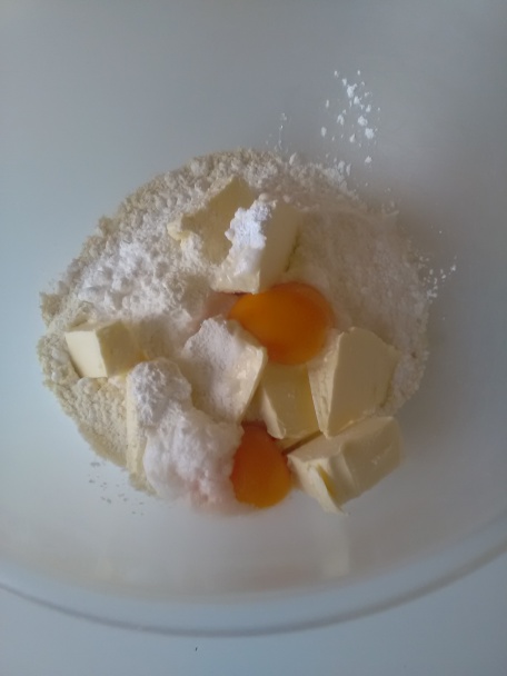 Fantastický pudingovo-jahodový koláč (fotorecept) - obrázok 2