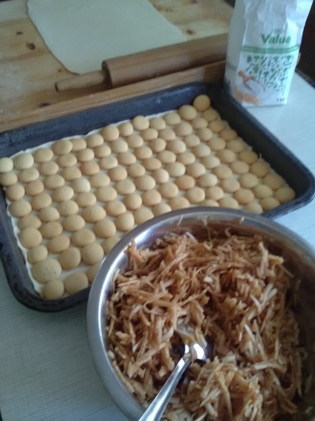 Jablkovo-pudingový koláč z lístkového cesta (fotorecept) - obrázok 2