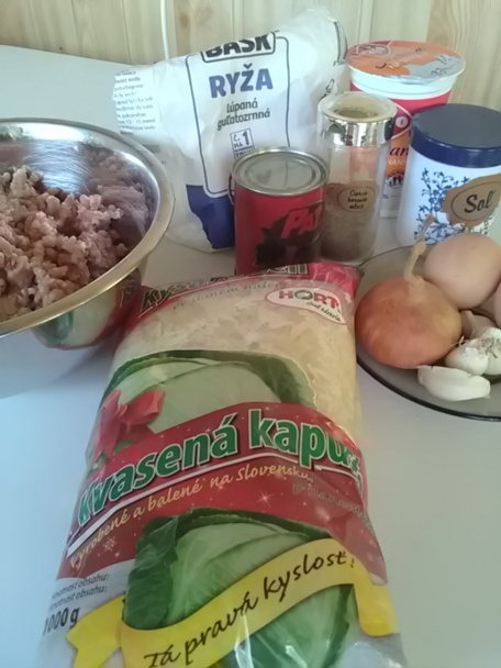 Zapekané mäsové guľky v kyslej kapuste (fotorecept) - obrázok 1