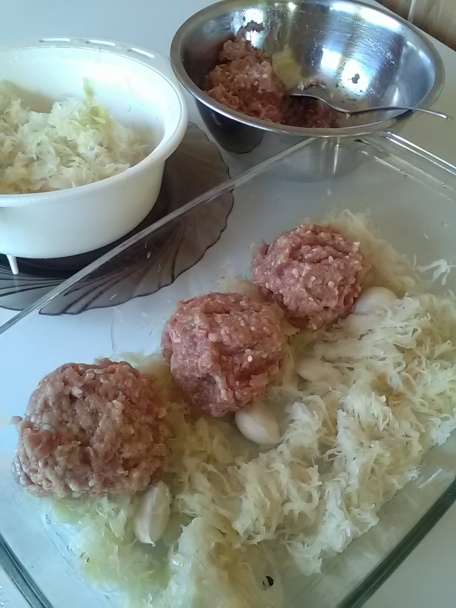 Zapekané mäsové guľky v kyslej kapuste (fotorecept) - obrázok 3