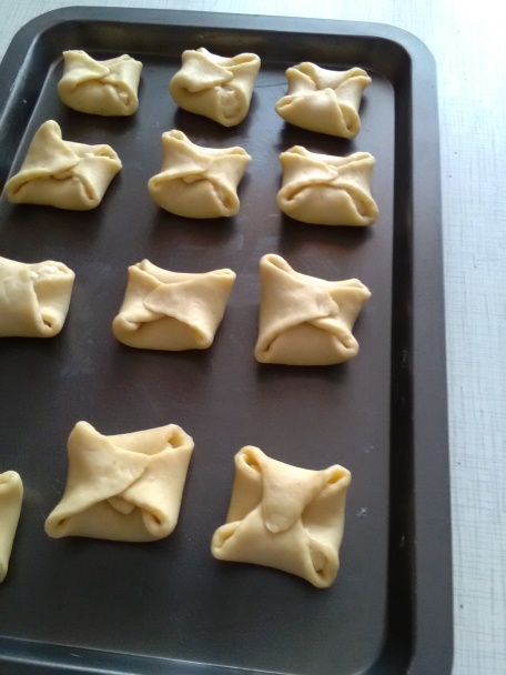 Krehké šatôčky s pudingovým krémom (fotorecept) - obrázok 8