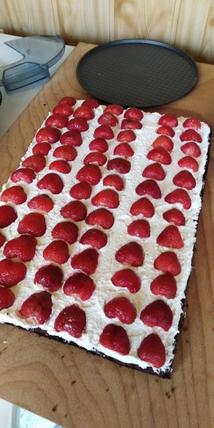 Jahodová torta bez múky s mascarpone krémom (fotorecept) - obrázok 4