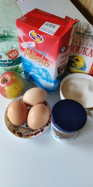 Palacinky plnené jahodovo-banánovou plnkou (fotorecept)  - obrázok 1