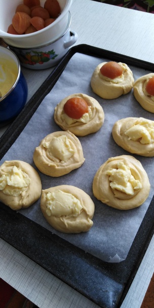 Marhuľové koláče s pudingom (fotorecept) - obrázok 7