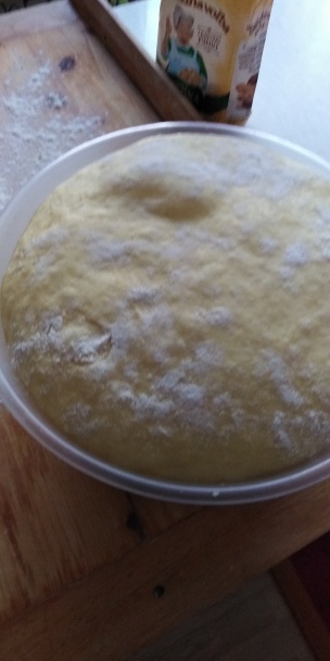 Sladké venčeky a rožky z kysnutého cesta (fotorecept) - obrázok 4