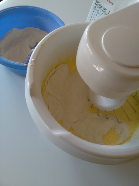 Hrnčekový koláč s tvarohom (fotorecept) - obrázok 3