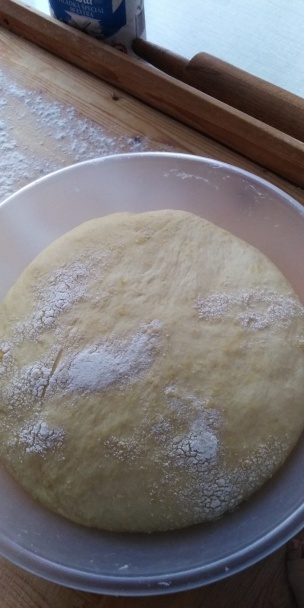 Šľahačkové koláčiky plnené pudingom a rožteky s makovou posýpkou (fotorecept)  - obrázok 3