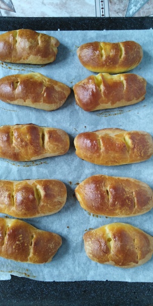 Šľahačkové koláčiky plnené pudingom a rožteky s makovou posýpkou (fotorecept)  - obrázok 8